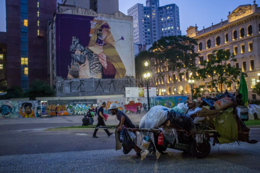 Brazil’s six richest men have the same wealth as the poorest 50 percent of the population. Photo: Apu Gomes/Oxfam