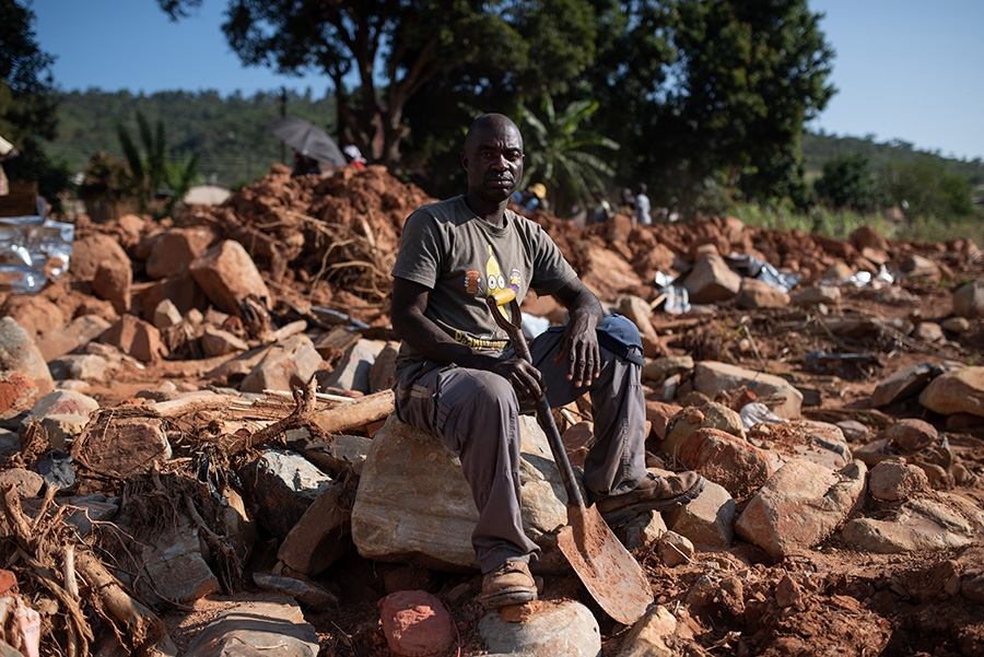 Cyclone Idai: 'Children died as they fell from trees, adults drowned when  they could hold on no longer