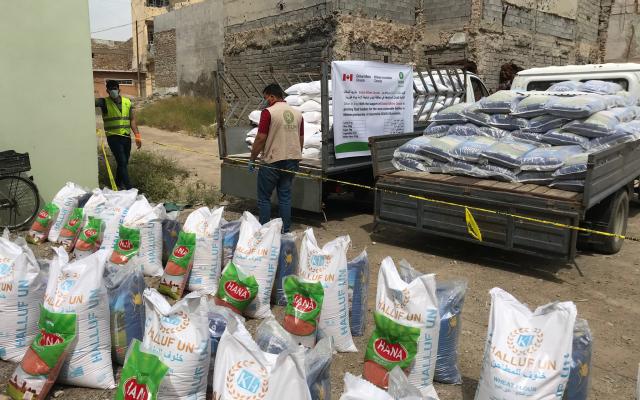 Food distribution in Mosul