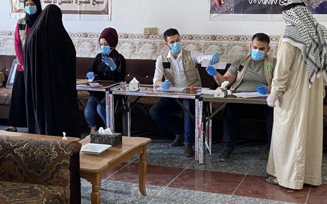 Oxfam cash distribution for the most vulnerable families in Salahaddin.