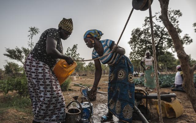 Aguiratou Ouedraogo is a farmer in Burkina Faso. She is 39 years old, mother of 7 children. 