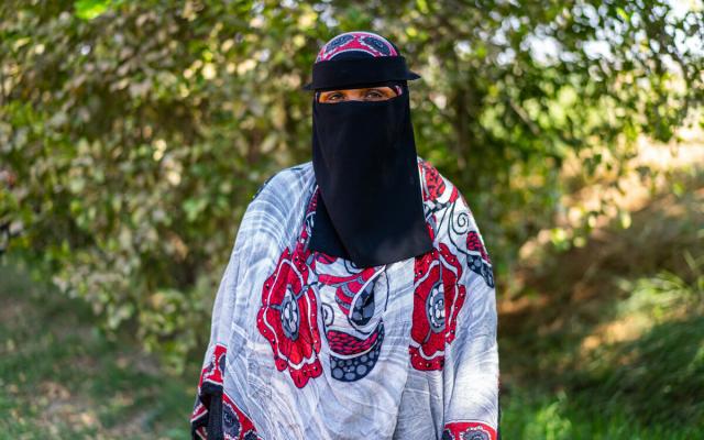 Arwa Ali Ahmed Nabit, a farmer from Al-Khaddad area in Lahj Governorate, Yemen, has emerged as a beacon of hope for the farmers in her region. Despite facing numerous challenges, such as drought, war, and floods, Arwa took it upon herself to restore greenery and life to the barren lands. Her dedication and efforts have transformed the lives of the farmers and made her a respected figure in the community.