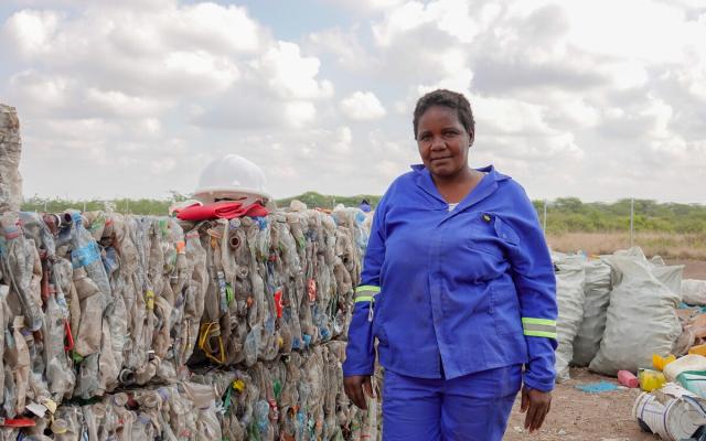Flora Ernesto Sitoe is a member of the Solid Waste Centre's committee.