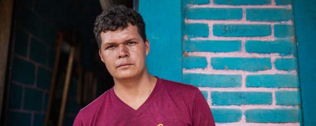 Moisés former gang member now part of the project “Young Entrepreneurs”. Through the project he is now a qualified builder. The project is run by INSFOP, one of Oxfams partners in Nicaragua. Credit: William Vest-Lillesøe / Oxfam IBIS Moisés former gang member now part of the project “Young Entrepreneurs”. Through the project he is now a qualified builder. The project is run by INSFOP, one of Oxfams partners in Nicaragua. Credit: William Vest-Lillesøe / Oxfam IBIS