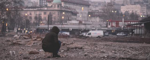 Refugees and migrants are living in derelict warehouses behind Belgrade’s main railway station. Photo: Miodrag Ćakić/Info Park