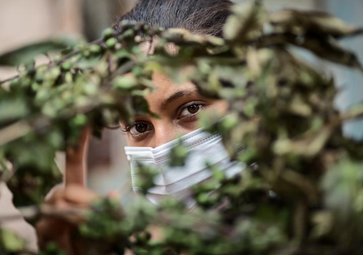 Lúcia (not real name), 15, the daughter of a rural worker from the north of Minas Gerais, had her family rescued in conditions similar to slavery when working during the harvest in a coffee plantation.