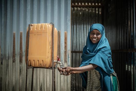 Aisha is one of Docoloha's community health promoters. Together with other women, she trains the community on hygiene, water and waste management. Credit: Pablo Tosco/Oxfam Aisha is one of Docoloha's community health promoters. Together with other women, she trains the community on hygiene, water and waste management. Credit: Pablo Tosco/Oxfam
